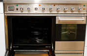 Image of a dual fuel cooker